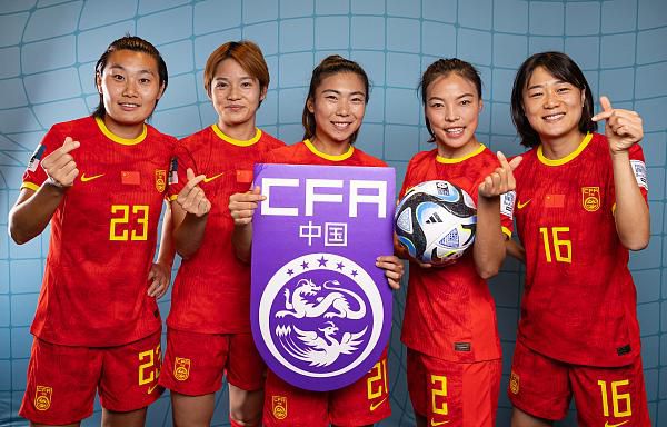 萧常坤感叹一声：本来好好的日子，非得要一天到晚作个不停，这下好了，我爸创下的那些家业，全被他们败干净了。